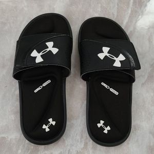 Under Armour Boy's Slides Size 3